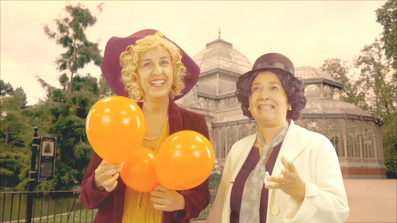 Mari y Pili con Gloria Fuertes